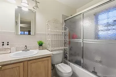 163 Surf Drive, Bronx, NY 10473 - Photo 23