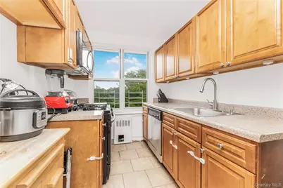 1300 Midland Avenue #C64, Yonkers, NY 10704 - Photo 9