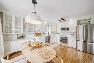 2 Bay Place, Bay Shore, NY 11751 - Photo 9