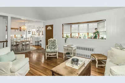 42 Westgate Road, Massapequa Park, NY 11762 - Photo 3