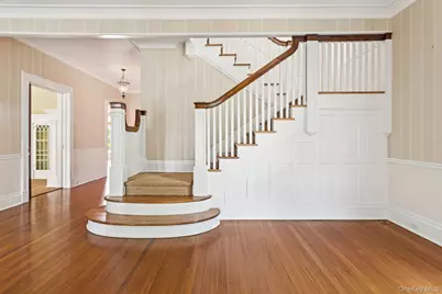 90 Thompson Avenue, Babylon, NY 11702 - Photo 5