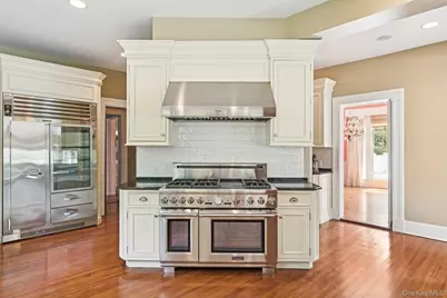 90 Thompson Avenue, Babylon, NY 11702 - Photo 9