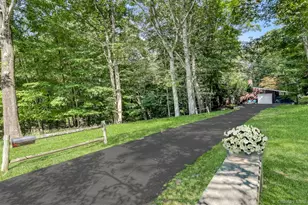 8 Beaver Hollow Ln, Airmont, NY 10952 - Photo 3