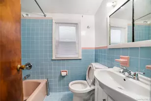 77-19 252nd St, Bellerose, NY 11426 - Photo 19