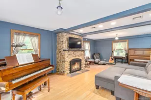 127 North St, Manorville, NY 11949 - Photo 7