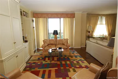 27010 Grand Central Parkway #5V, Floral Park, NY 11005 - Photo 5