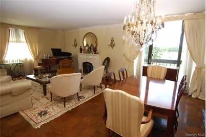 27010 Grand Central Parkway #5V, Floral Park, NY 11005 - Photo 3