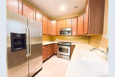 31 Stahlman Lane, Patchogue, NY 11772 - Photo 9