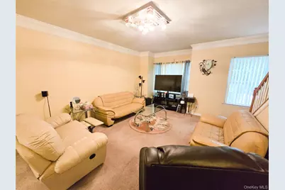 31 Stahlman Lane, Patchogue, NY 11772 - Photo 5