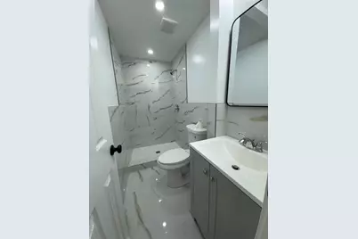 19445 Murdock Avenue, Saint Albans, NY 11412 - Photo 9