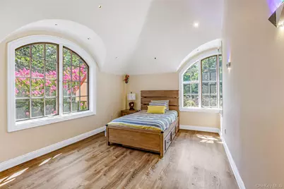 12 Sloanes Court, Sands Point, NY 11050 - Photo 39