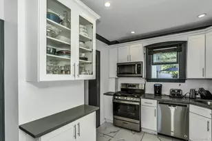 28 Lexington Ave, Freeport, NY 11520 - Photo 9