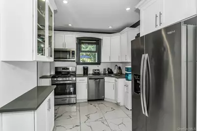 28 Lexington Avenue, Freeport, NY 11520 - Photo 7