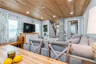 35950 Main Road, Cutchogue, NY 11935 - Photo 13