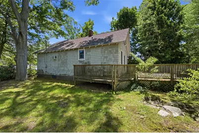 26 Garfield Avenue, East Islip, NY 11730 - Photo 21