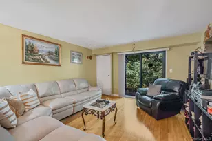 185 Newbrook, Bay Shore, NY 11706 - Photo 9