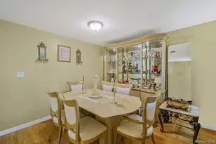 185 Newbrook, Bay Shore, NY 11706 - Photo 7