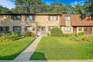 185 Newbrook, Bay Shore, NY 11706 - Photo 3