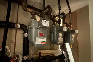 85-45 Britton Ave, Elmhurst, NY 11373 - Photo 19