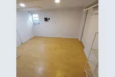 230 E New York Avenue, Valley Stream, NY 11580 - Photo 27