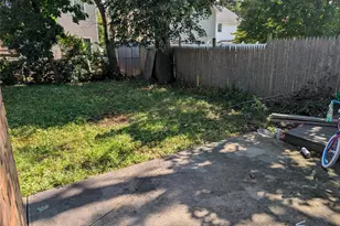 186 Westbury Blvd, Hempstead, NY 11550 - Photo 9