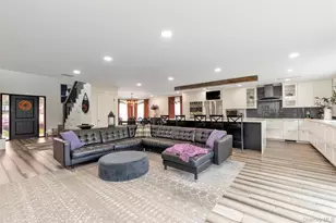 8 Family Ln, Levittown, NY 11756 - Photo 3