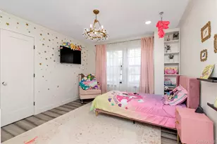 8 Family Ln, Levittown, NY 11756 - Photo 21