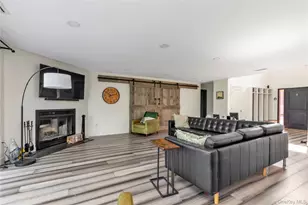 8 Family Ln, Levittown, NY 11756 - Photo 5