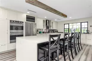 8 Family Ln, Levittown, NY 11756 - Photo 9