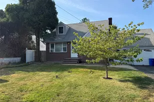 29 Dorchester St, Huntington Station, NY 11746 - Photo 3