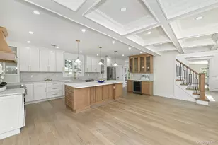 11 Edcris Ln, Huntington, NY 11743 - Photo 9