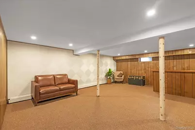 1628 Oswego Street, East Meadow, NY 11554 - Photo 15