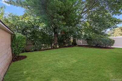 1628 Oswego Street, East Meadow, NY 11554 - Photo 21