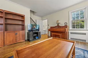 75-48 195th St, Fresh Meadows, NY 11366 - Photo 9