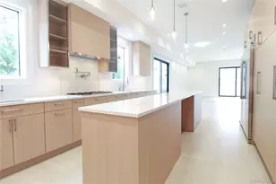 8 Sealy Dr, Lawrence, NY 11559 - Photo 11