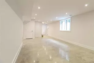 8 Sealy Dr, Lawrence, NY 11559 - Photo 35