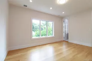 8 Sealy Dr, Lawrence, NY 11559 - Photo 27