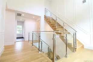 8 Sealy Dr, Lawrence, NY 11559 - Photo 31