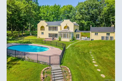 530 S Centre Island Road, Oyster Bay, NY 11771 - Photo 3
