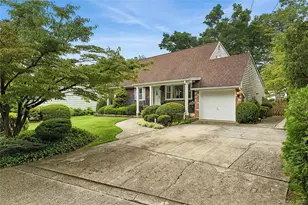 222 Half Hollow Rd, Deer Park, NY 11729 - Photo 5