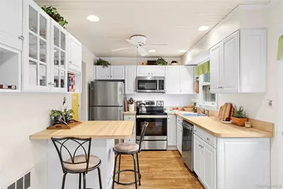 222 Half Hollow Road, Deer Park, NY 11729 - Photo 9