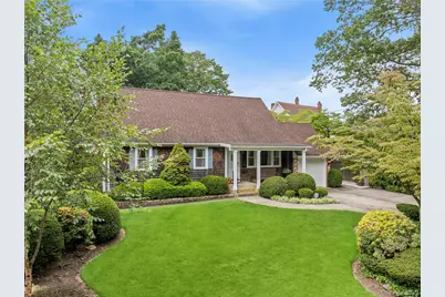 222 Half Hollow Road, Deer Park, NY 11729 - Photo 25