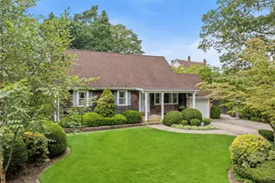 222 Half Hollow Rd, Deer Park, NY 11729 - Photo 25