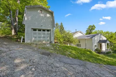 398 E Main Street, Jefferson Valley, NY 10535 - Photo 35