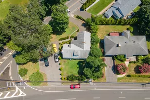 84 Middle Neck Rd, Flower Hill, NY 11576 - Photo 37