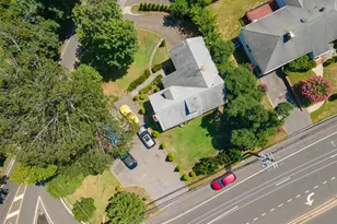 84 Middle Neck Rd, Flower Hill, NY 11576 - Photo 35