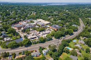 84 Middle Neck Rd, Flower Hill, NY 11576 - Photo 43