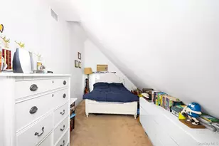 84 Middle Neck Rd, Flower Hill, NY 11576 - Photo 25