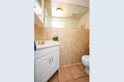 84 Middle Neck Road, Flower Hill, NY 11576 - Photo 15