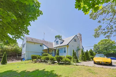 84 Middle Neck Road, Flower Hill, NY 11576 - Photo 1